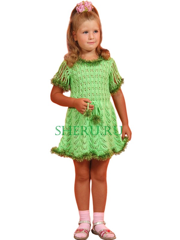 Вязаные светло-зеленое детское платье с шапочкой
